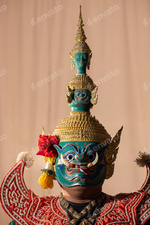 Preview: Thai Khon performers in elaborate Thotsakan costumes