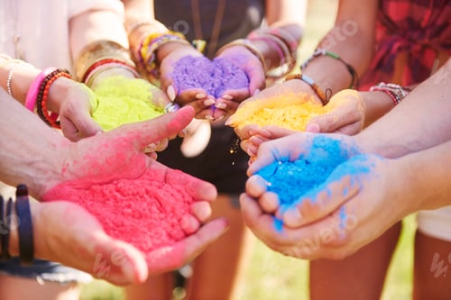 Preview: Music festival with colour powders