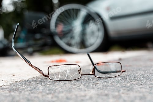 Preview: Broken glasses of a victim