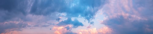 Preview: Panorama of cloudy sky with pink clouds