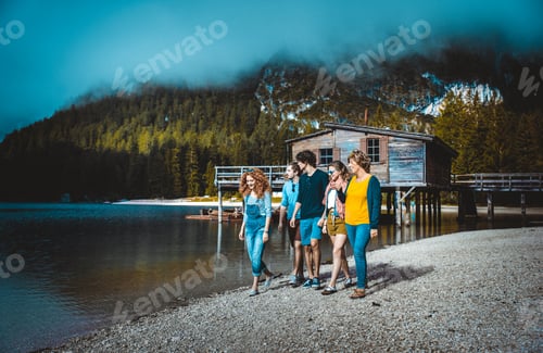 Preview: Friends on excursion