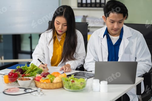 Preview: Microbiologists & Nutrition Specialists, Molecular Analysis in Food Science Labs.