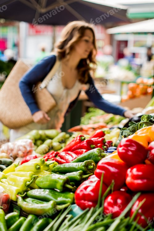 Preview: Young woman at the market