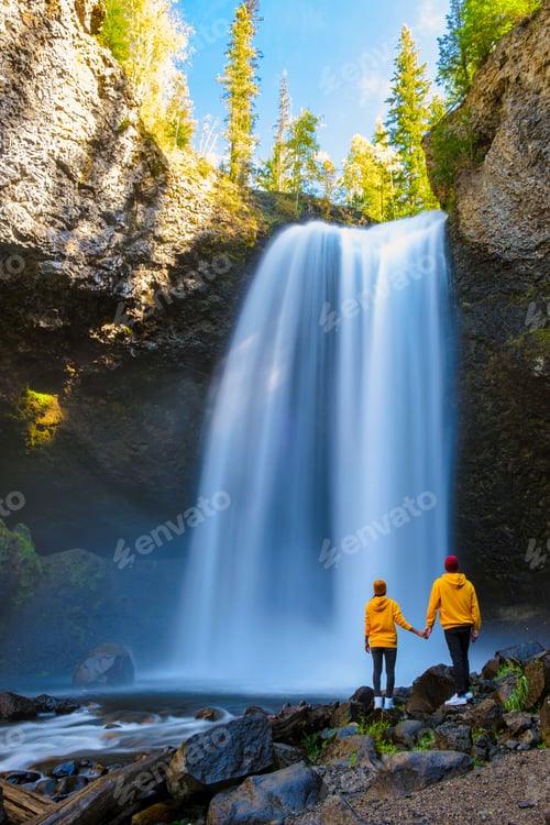 Preview: Moul Falls, the most famous waterfall in Wells Gray Provincial Park in British Columbia, Canada