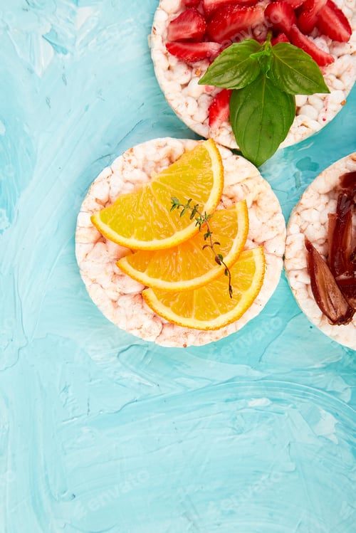 Preview: Snack with rice crispbread and fresh fruits