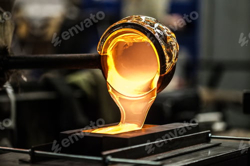 Preview: Pouring Melted Glass into Graphite Mold