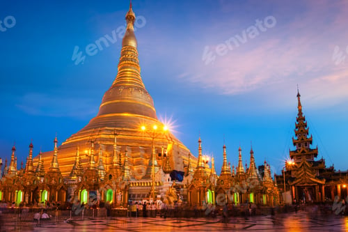 Preview: Shwedagon pagoda in the evening