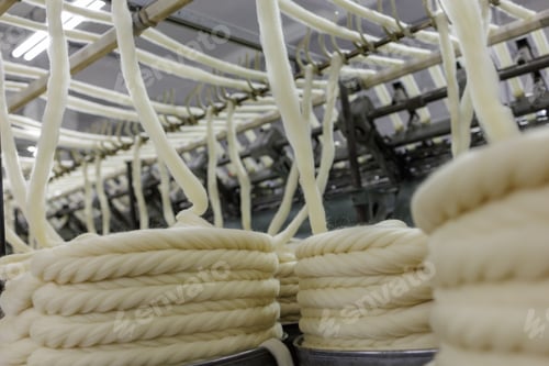 Preview: Merino wool yarn production on industrial spinning machinery line
