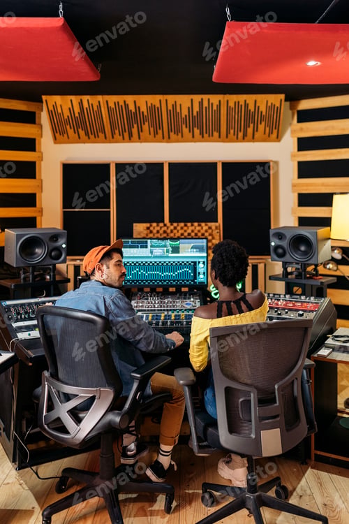 Preview: Producing in Music Studio