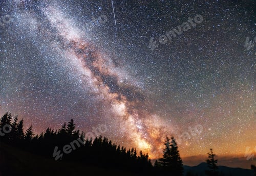 Preview: fantastic winter meteor shower and the snow-capped mountains