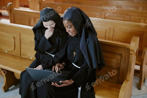 Preview: Two Nuns Surfing Internet