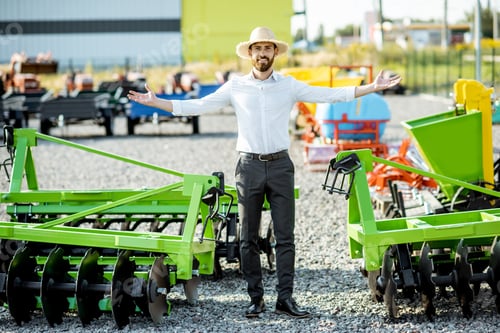 Preview: Salesman or farmer at the agricultural shop