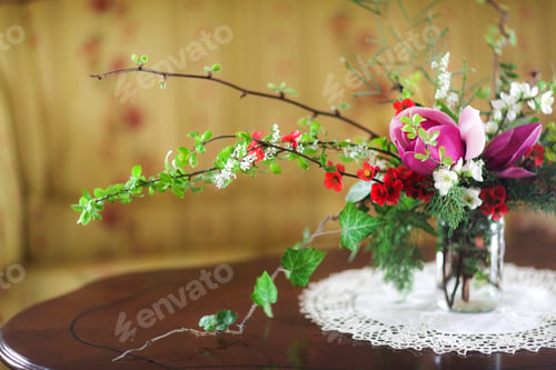 Preview: Bouquet of blossom spring flowers on the table