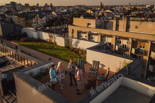 Preview: Beautiful sunsets with friends