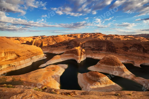 Preview: Reflection canyon
