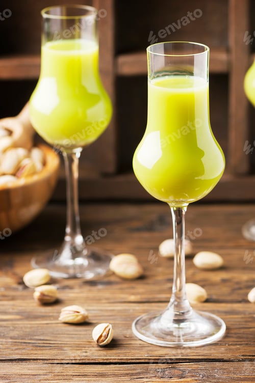 Preview: Italian traditional liquor with pistachio