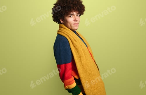 Preview: Glad man in colorful outfit