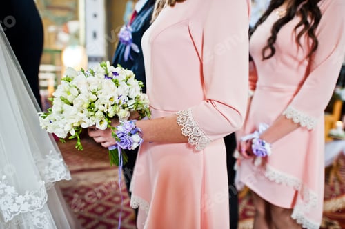 Preview: Close-up photo of a bridesmaid