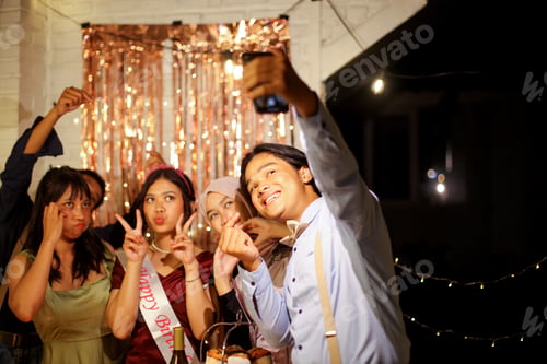 Preview: Birthday Party
