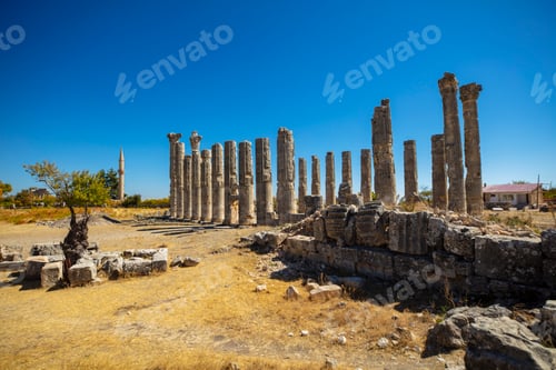 Preview: The Temple of Zeus of Diokaesareia ( Uzuncaburc ) Ancient City in Mersin, Turkey