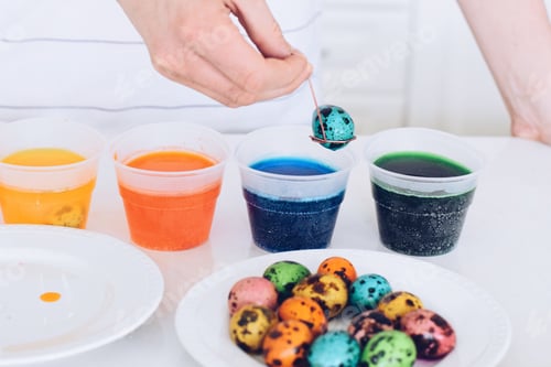 Preview: Coloring Easter eggs