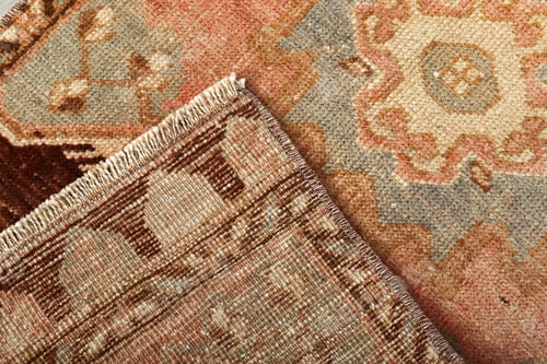 Preview: Textures and patterns in color from woven carpets