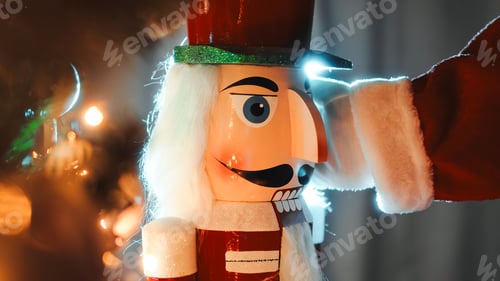 Preview: Santa Claus Caresses Nutcracker unde tree