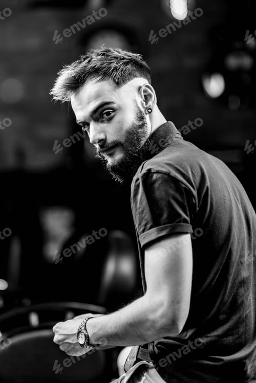 Preview: Portrait of male in hair salon