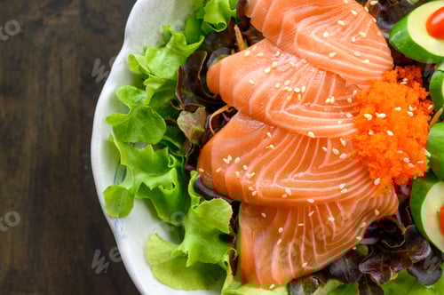 Preview: Salmon Sashimi and Fresh Salad in Bowl
