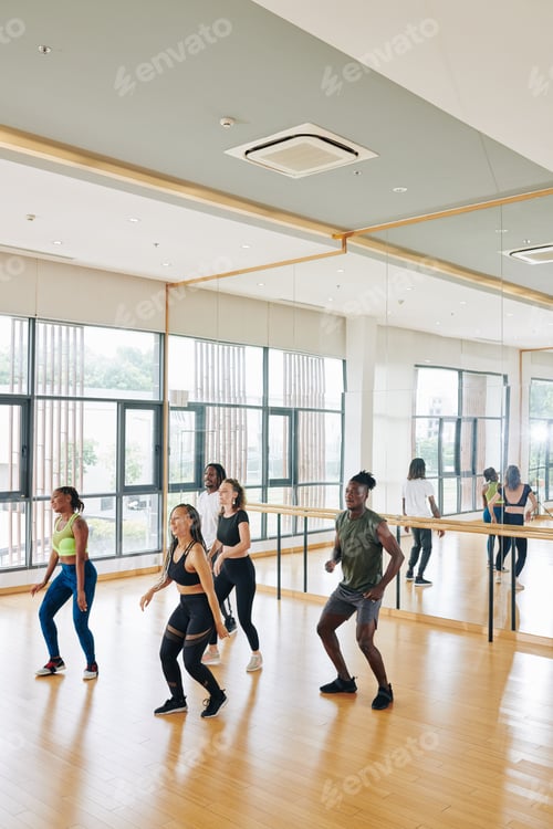 Preview: Dancers training in studio
