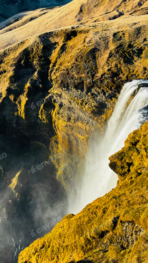 Preview: Icelandic waterfall