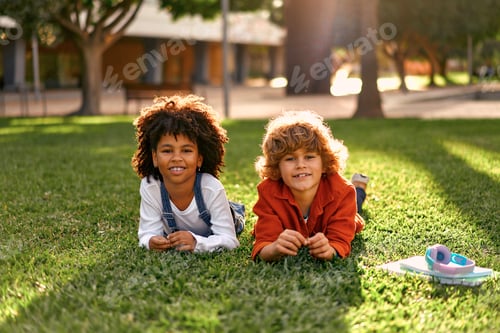 Preview: School children on the street