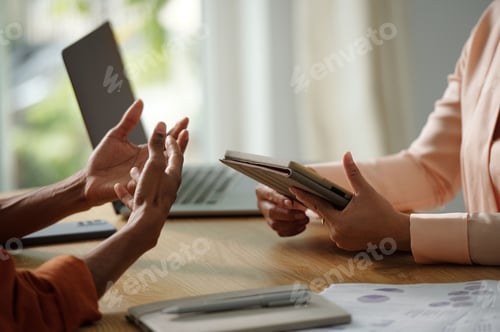 Preview: Candidate Talking to HR Manger