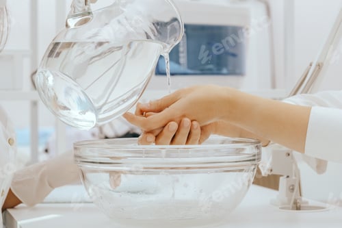 Preview: Spa Manicure in process