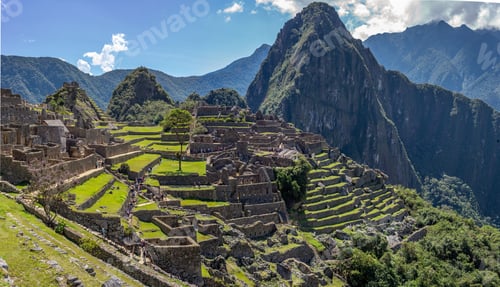 Preview: Panoramatic shot of Machu Picchu