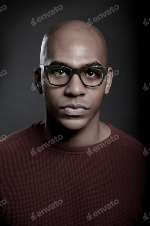 Preview: Portrait of man wearing glasses