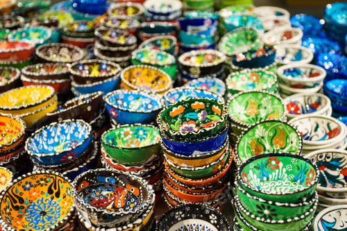 Preview: Turkish colorful ceramics on the Istanbul Grand Bazaar