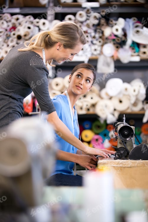 Preview: Giving each other some sewing tips