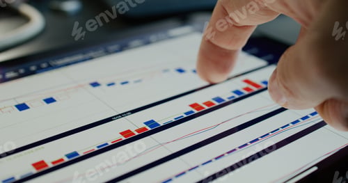 Preview: Stock market graph on the tablet computer