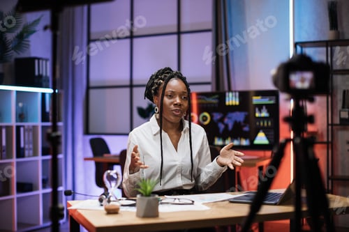 Preview: Portrait of attractive confident experienced smart female african american office manager