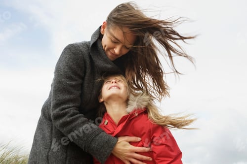 Preview: Heartwarming embrace under an open sky