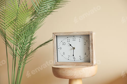 Preview: simple modern clock on table