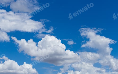 Vorschau: bunter dramatisch Himmel mit Wolke bei Sonnenuntergang