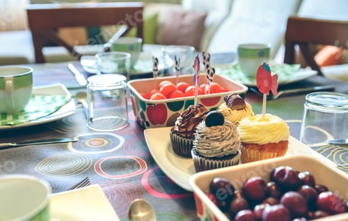 Preview: Tasty breakfast for party fun