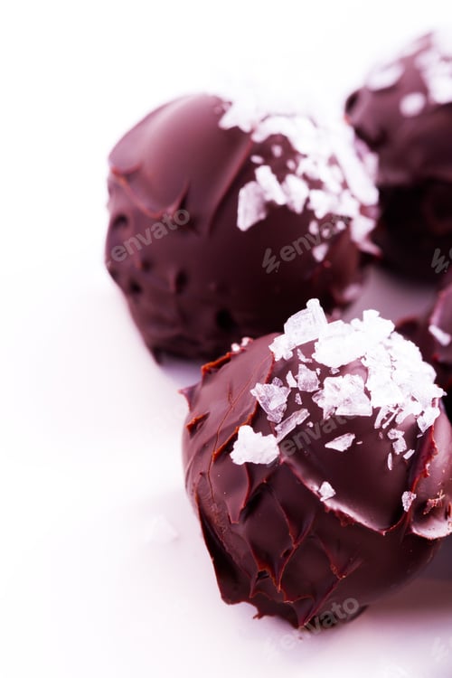 Preview: Dark Chocolate Truffles Topped with Flaked Sea Salt