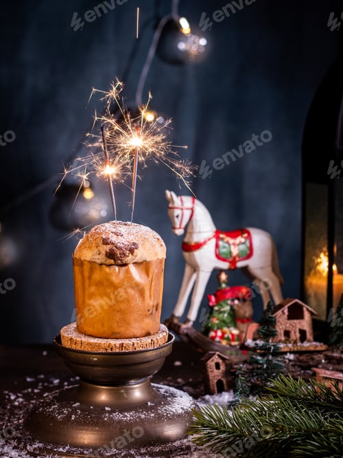 Preview: Panettone, italian Christmas sweet
