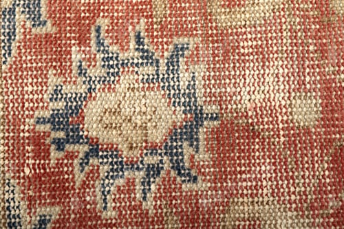 Preview: Textures and patterns in color from woven carpets