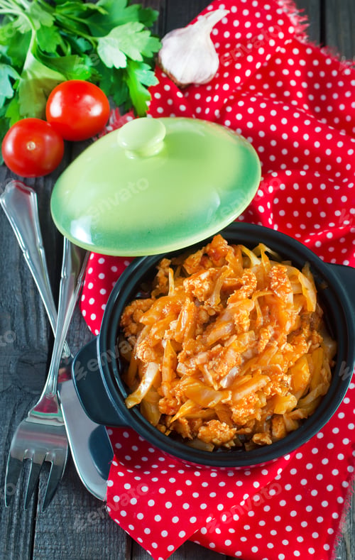 Preview: fried cabbage in bowl and on a table