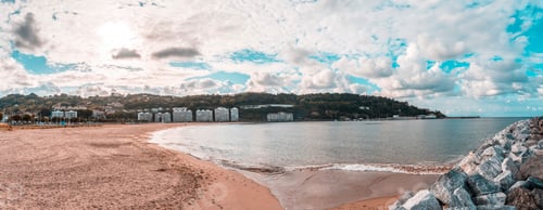 Preview: Panoramic of people walking on the beautiful beach of Fuenterrabia, Guipuzcoa