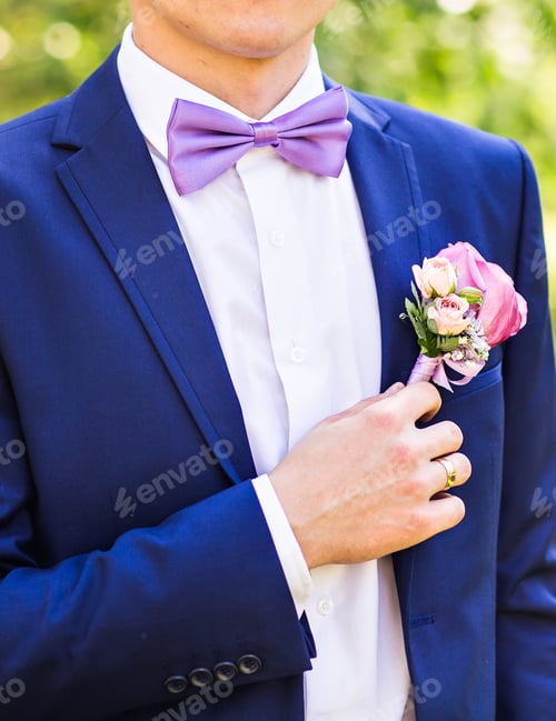 Preview: groom in the wedding suit